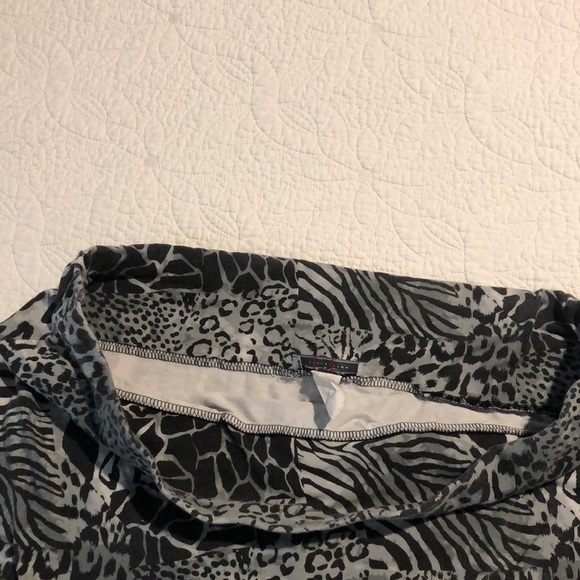 Great condition Leopard Skirt - Picture 6 of 6